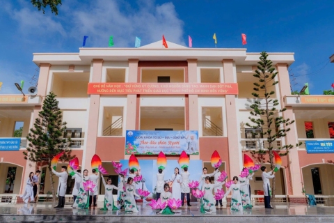 THEO DẤU CHÂN NGƯỜI - DÒNG CHẢY LỊCH SỬ - HÀNH TRÌNH ĐẤT NƯỚC