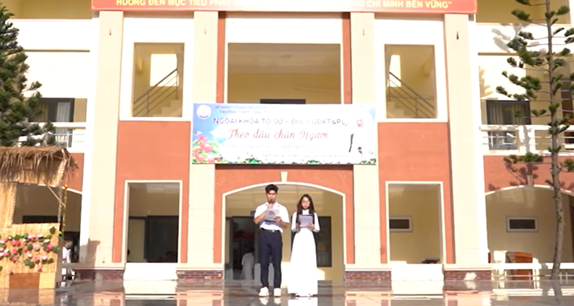 Ngoại khóa theo dấu chân người 