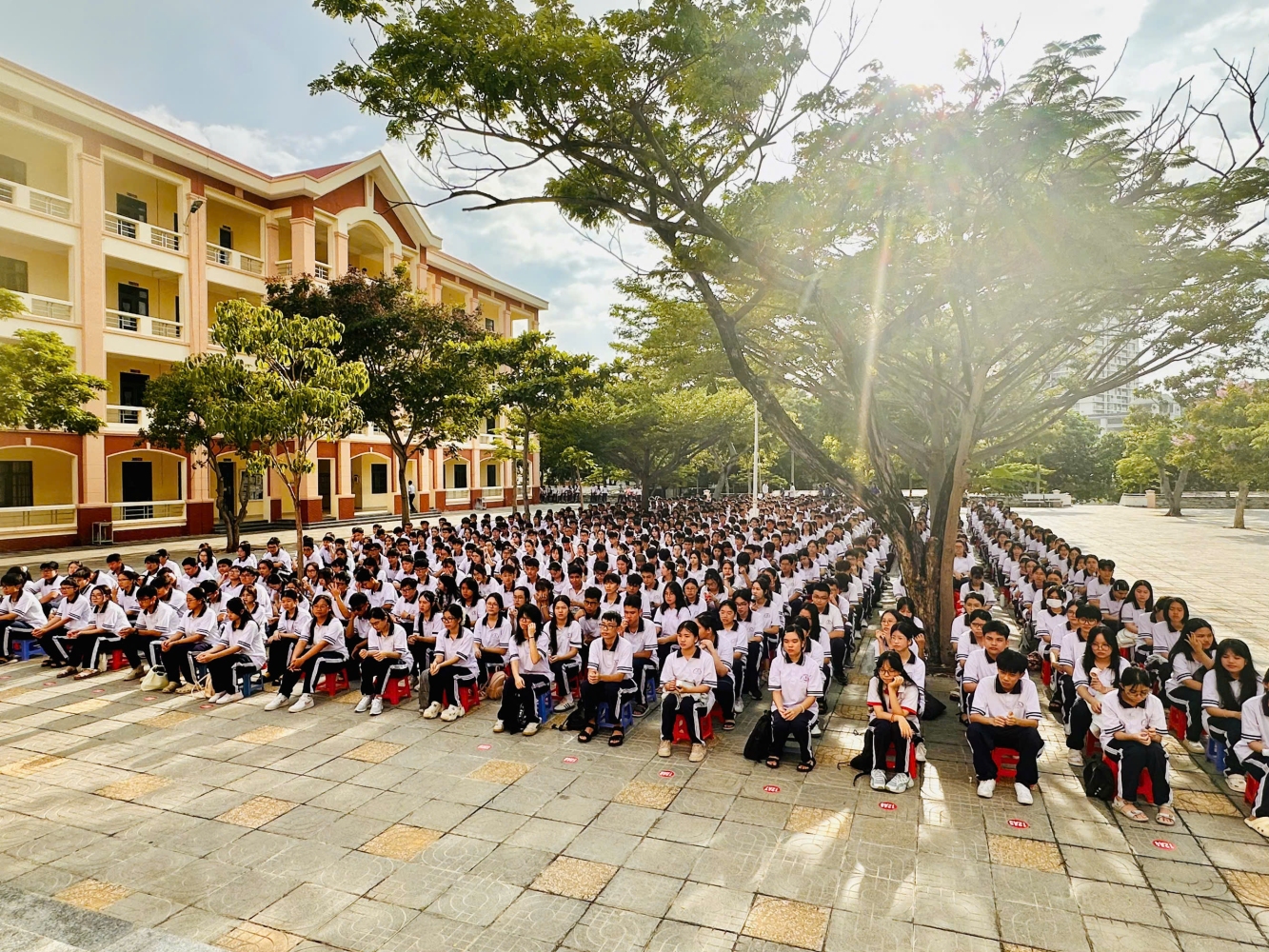 CHÀO MỪNG HỌC SINH KHỐI 10 NĂM HỌC 2026 – 2027 ĐẾN VỚI TRƯỜNG THPT VŨNG TÀU